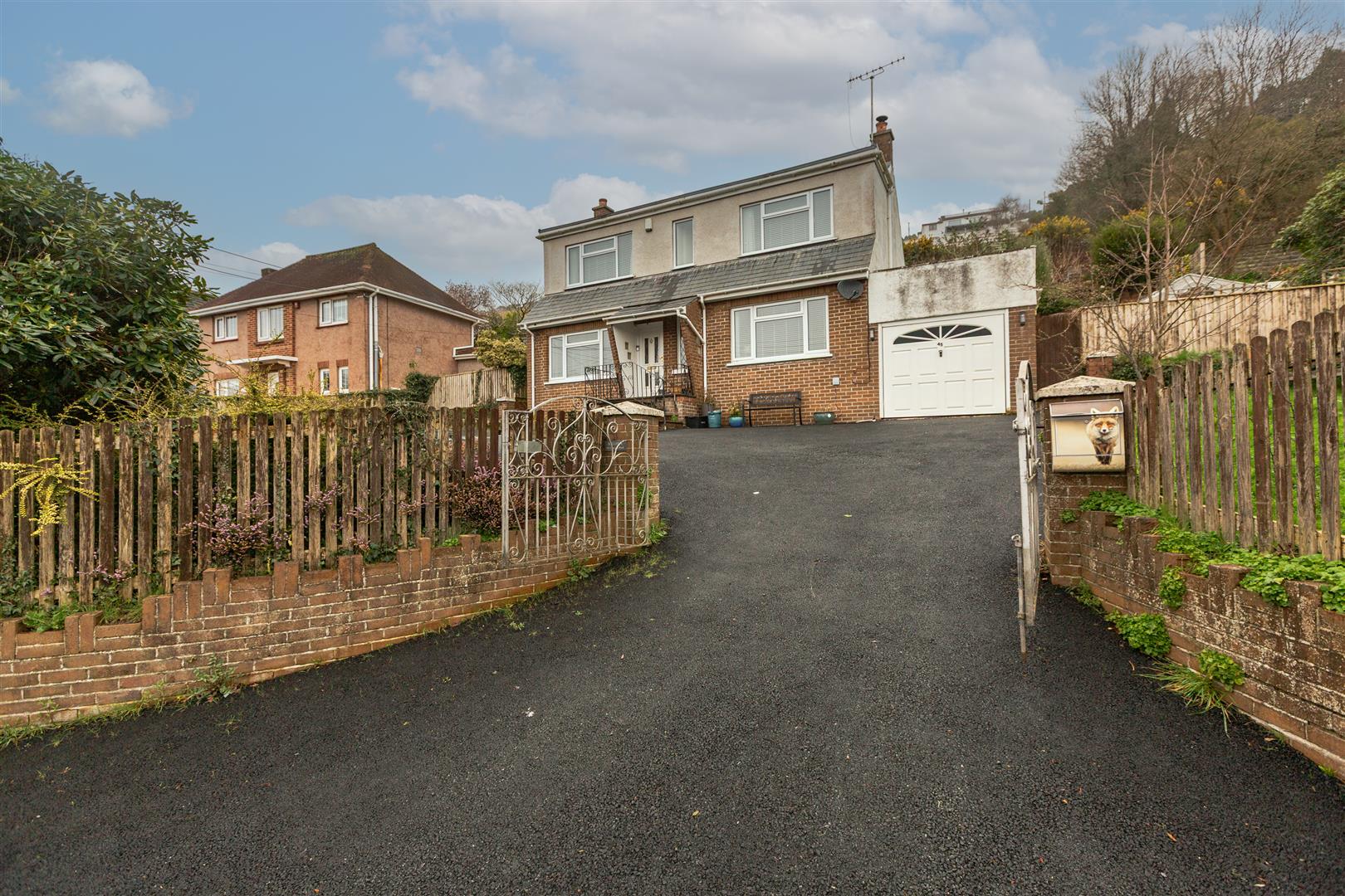 Gwscwm Road, Burry Port, SA16 0BS